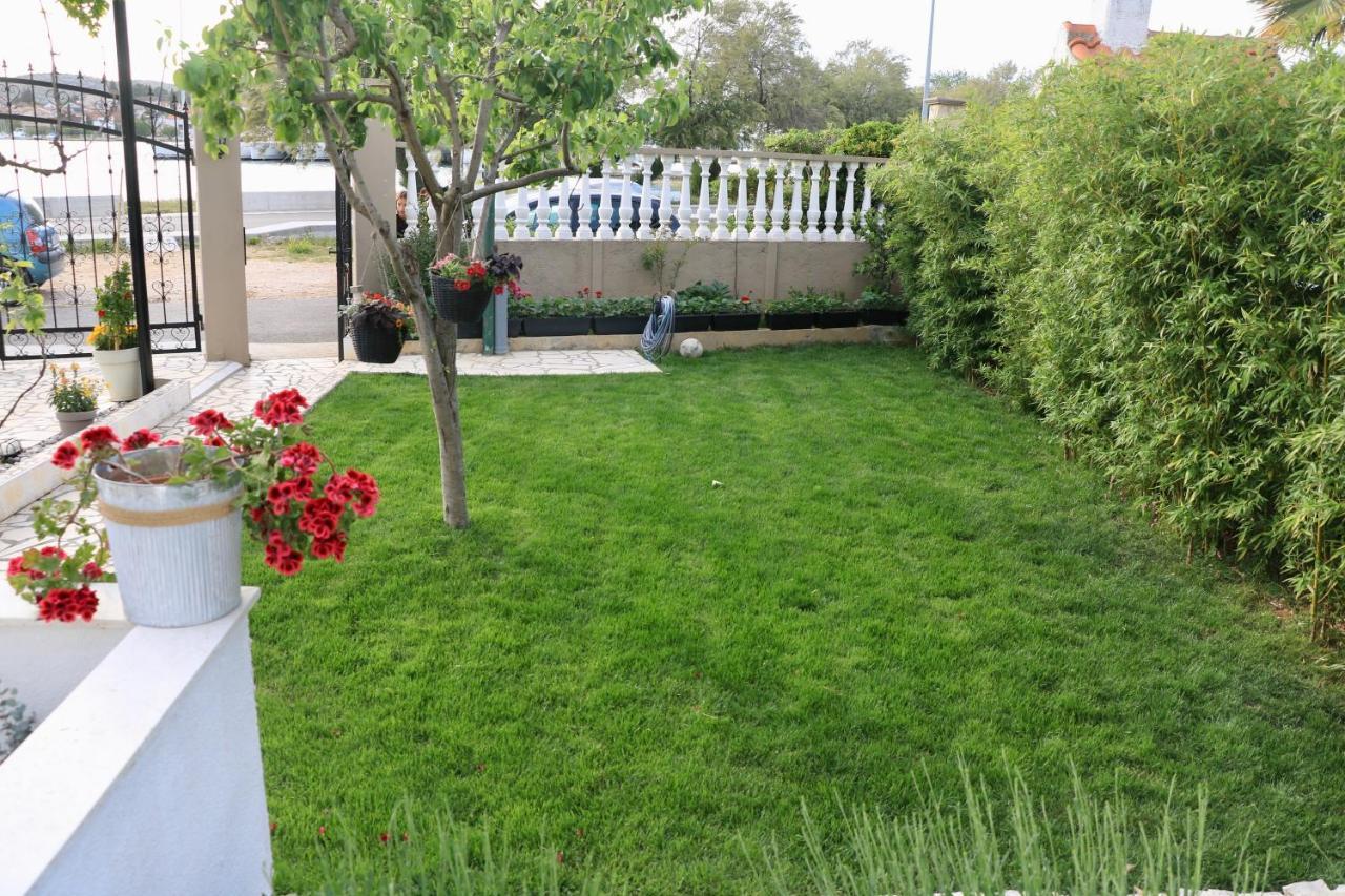 שיבניק Apartments Radman מראה חיצוני תמונה