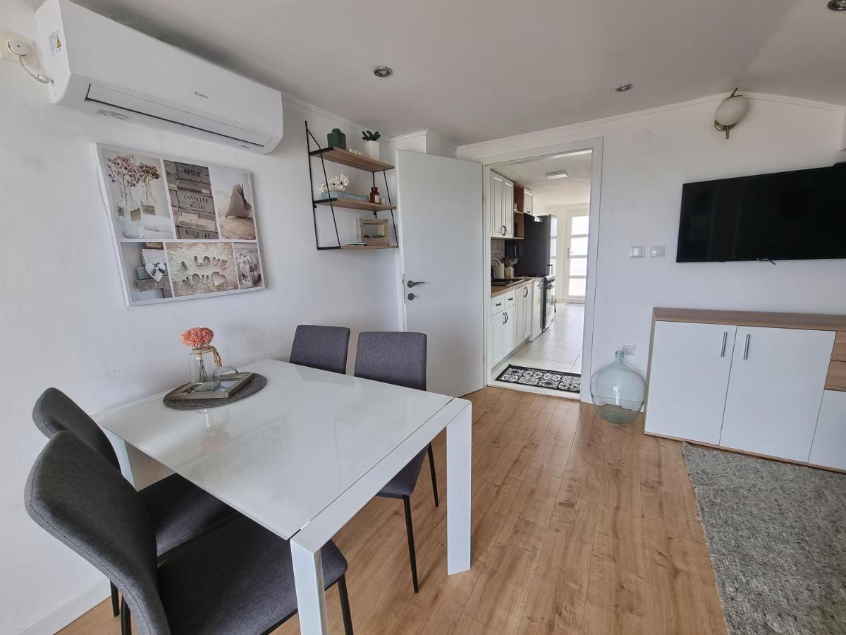 שיבניק Apartments Radman מראה חיצוני תמונה
