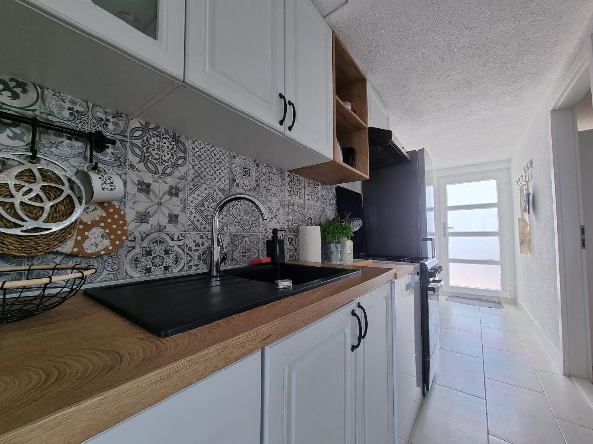 שיבניק Apartments Radman מראה חיצוני תמונה