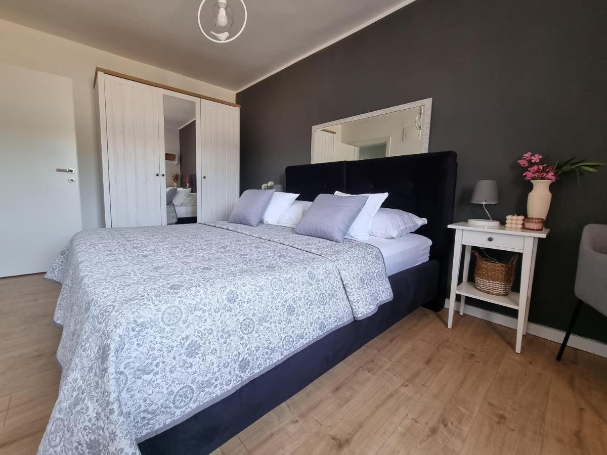 שיבניק Apartments Radman מראה חיצוני תמונה