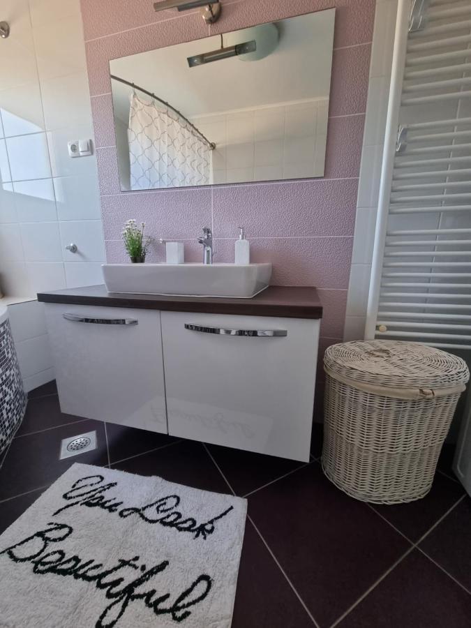 שיבניק Apartments Radman מראה חיצוני תמונה