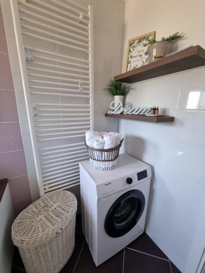 שיבניק Apartments Radman מראה חיצוני תמונה