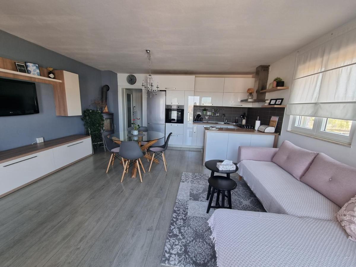 שיבניק Apartments Radman מראה חיצוני תמונה